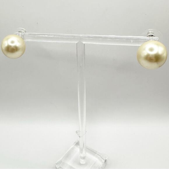 Faux pearl stud earrings classic minimalist preppy pierced retro traditional - Picture 7 of 8